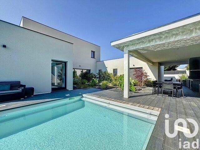 Maison de maîtres - 280 m² - 10 pièces