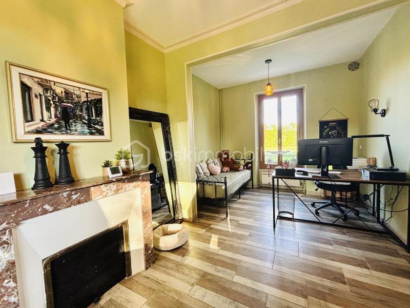 Propriété - 230 m² - 7 pièces