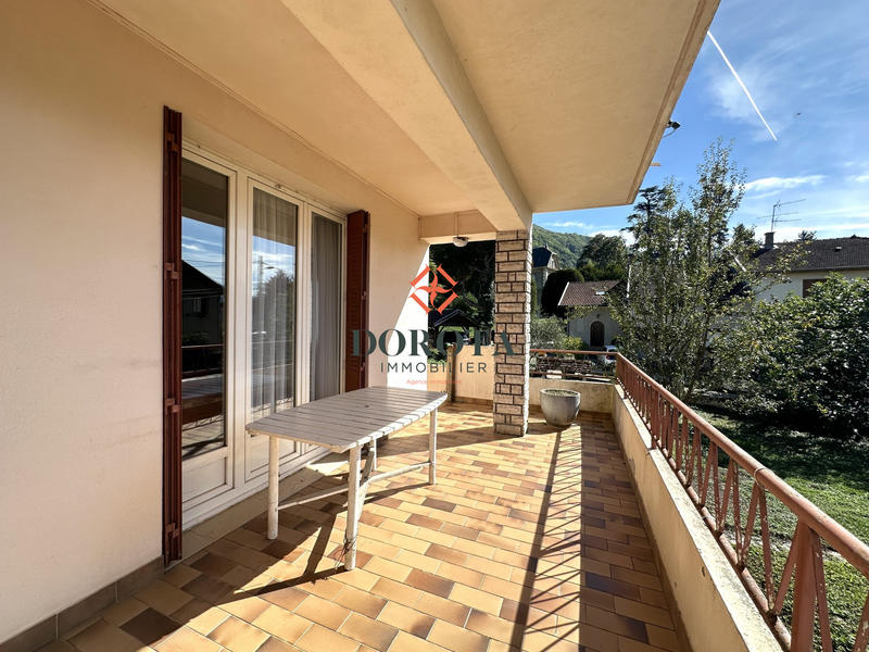 Maison - 211 m² - 9 pièces