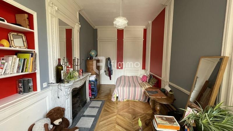 Appartement - 176 m² - 6 pièces