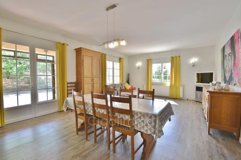 Villa - 200 m² - 9 pièces