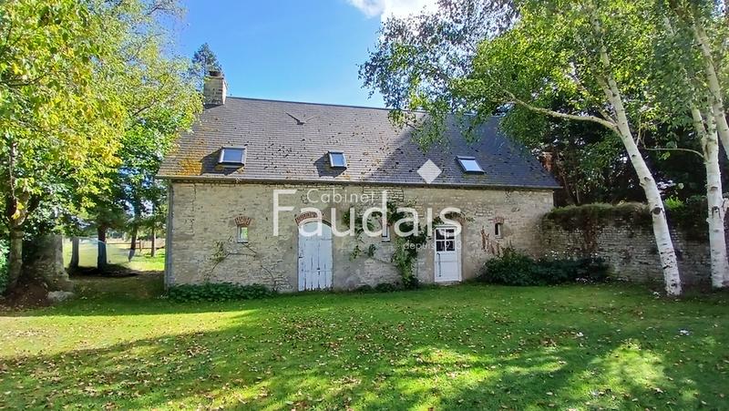 Propriété - 305 m² - 12 pièces