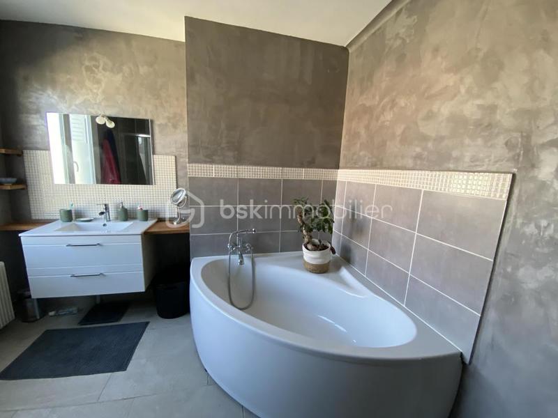 Maison - 110 m² - 5 pièces