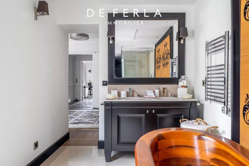 Appartement - 183 m² - 5 pièces