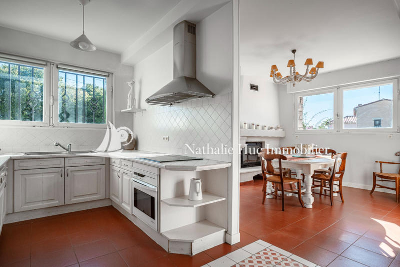 Demeure - 262 m² - 8 pièces