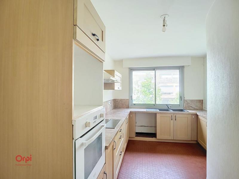 Appartement - 98 m² - 5 pièces