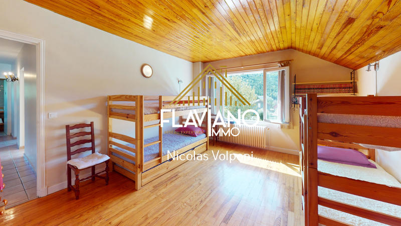 Appartement - 188 m² - 6 pièces