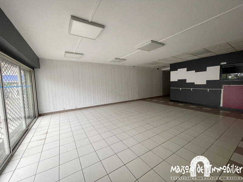 Local commercial - 184 m² - 7 pièces