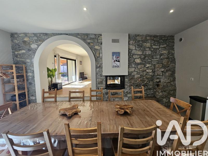 Maison - 287 m² - 10 pièces