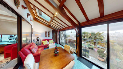 Maison - 96 m² - 5 pièces