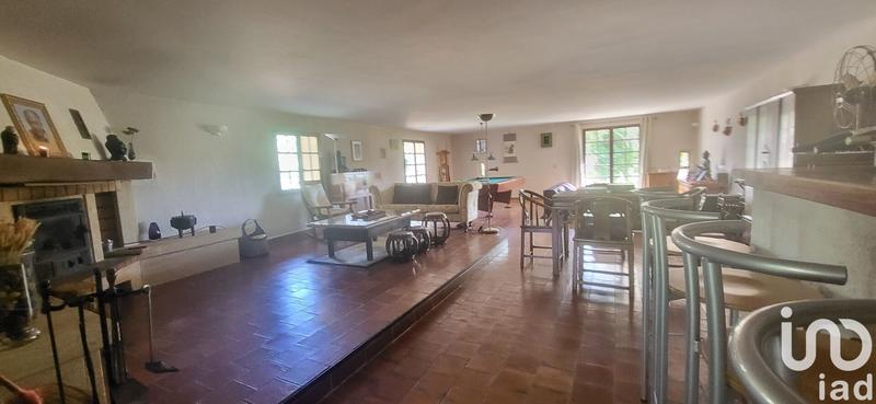 Maison - 390 m² - 11 pièces