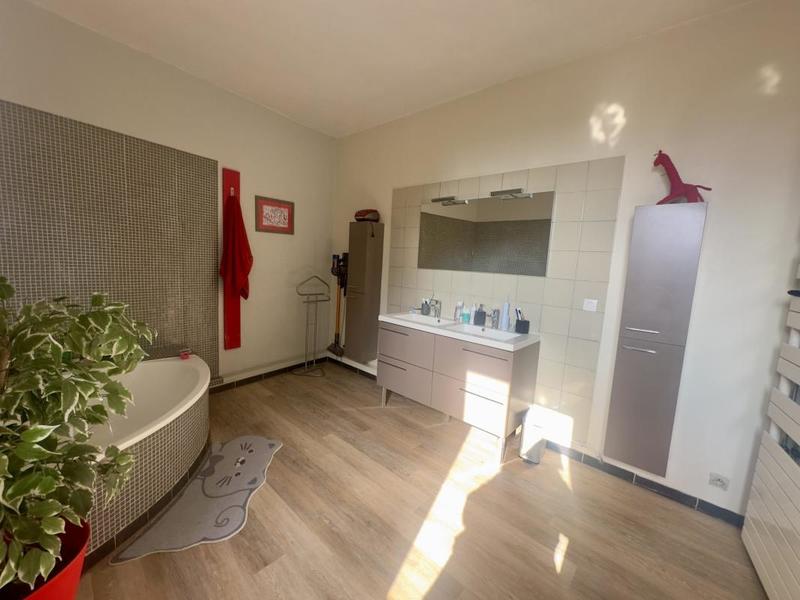 Appartement ancien - 87 m² - 4 pièces