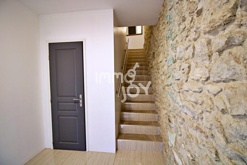 Maison - 229 m² - 7 pièces