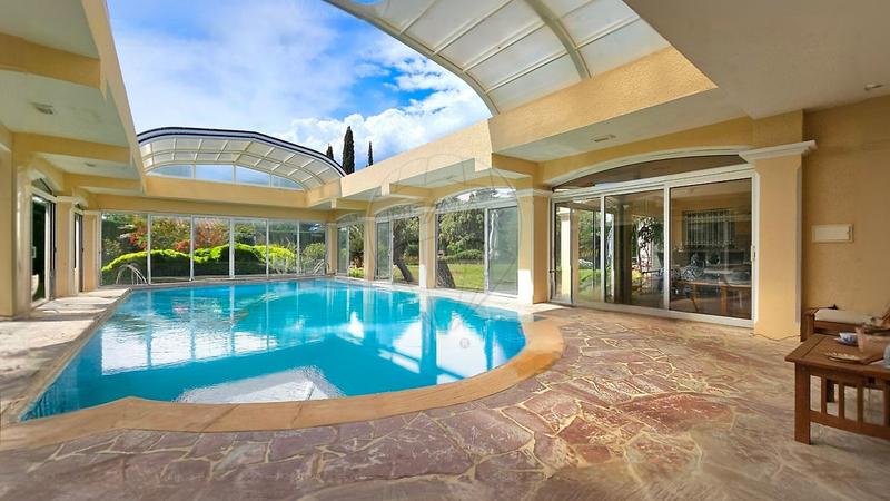 Villa - 310 m² - 8 pièces