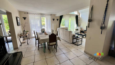 Maison - 250 m² - 7 pièces