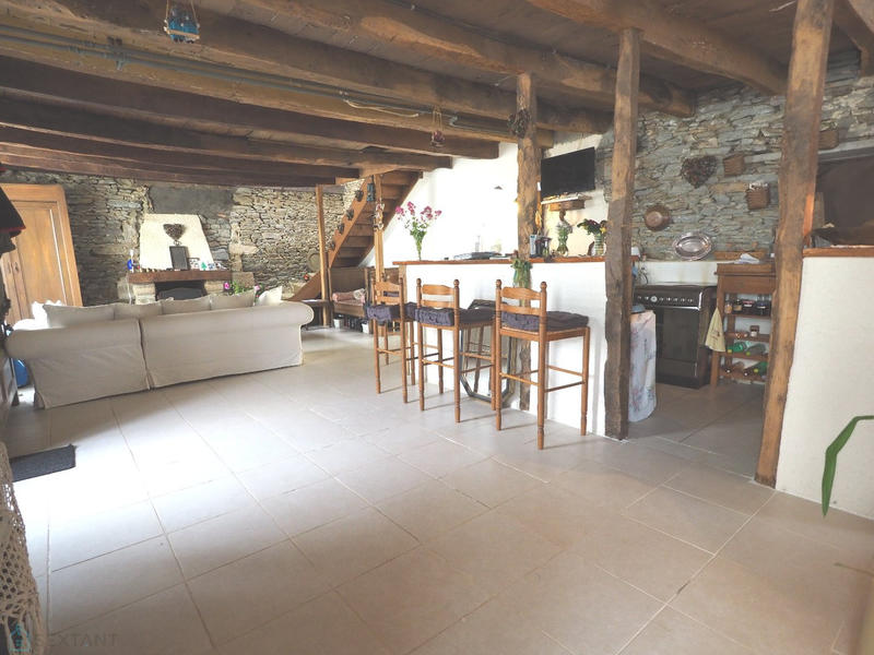 Maison - 248 m² - 8 pièces