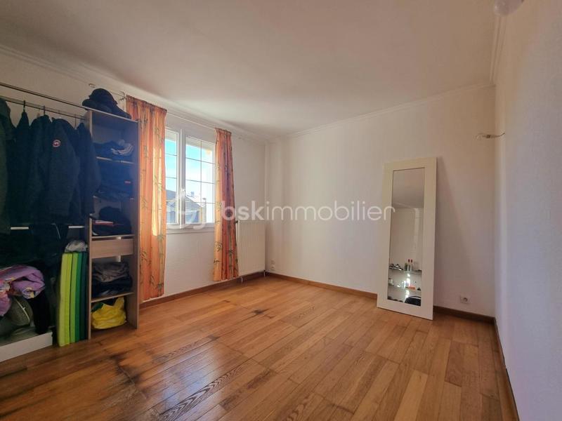 Maison traditionnelle - 138 m² - 6 pièces