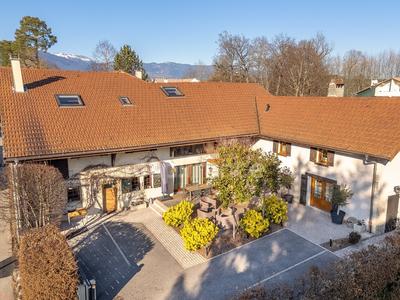 Corps de ferme - 324 m² - 8 pièces