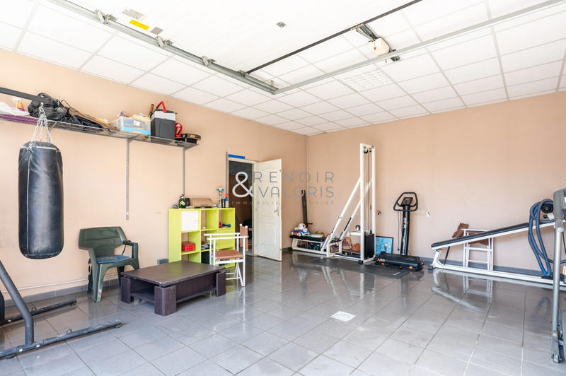 Maison - 183 m² - 8 pièces