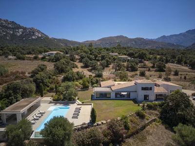 Maison - 378 m² - 7 pièces