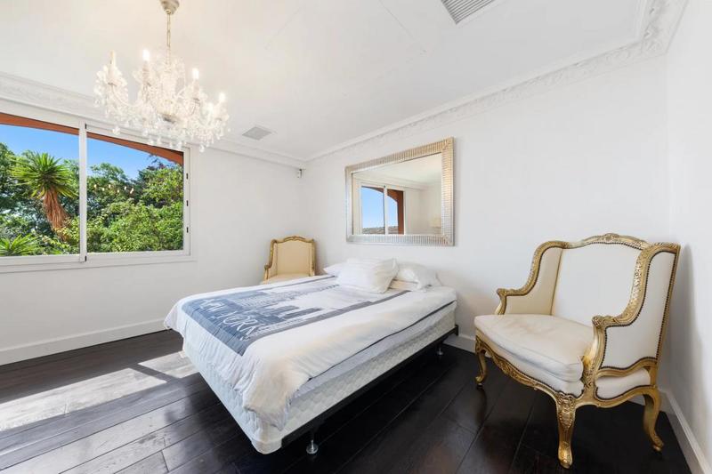 Villa - 596 m² - 13 pièces