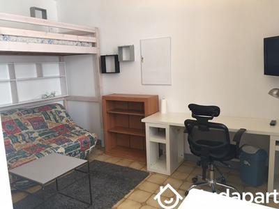 Chambre - 11 m² - 1 pièce
