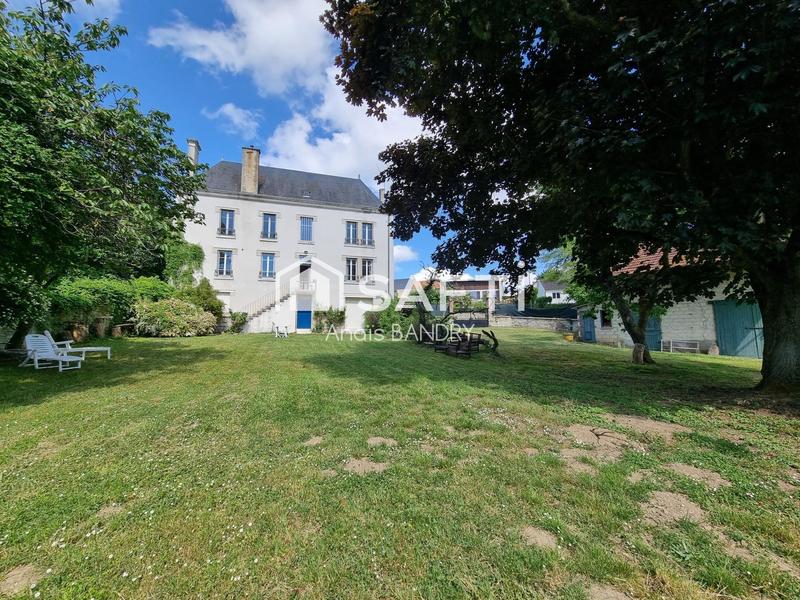 Maison de maîtres - 320 m² - 8 pièces