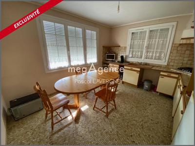 Maison - 240 m² - 9 pièces