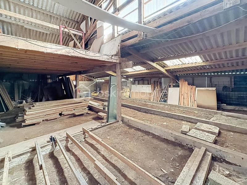 Bureau - 650 m² - 6 pièces