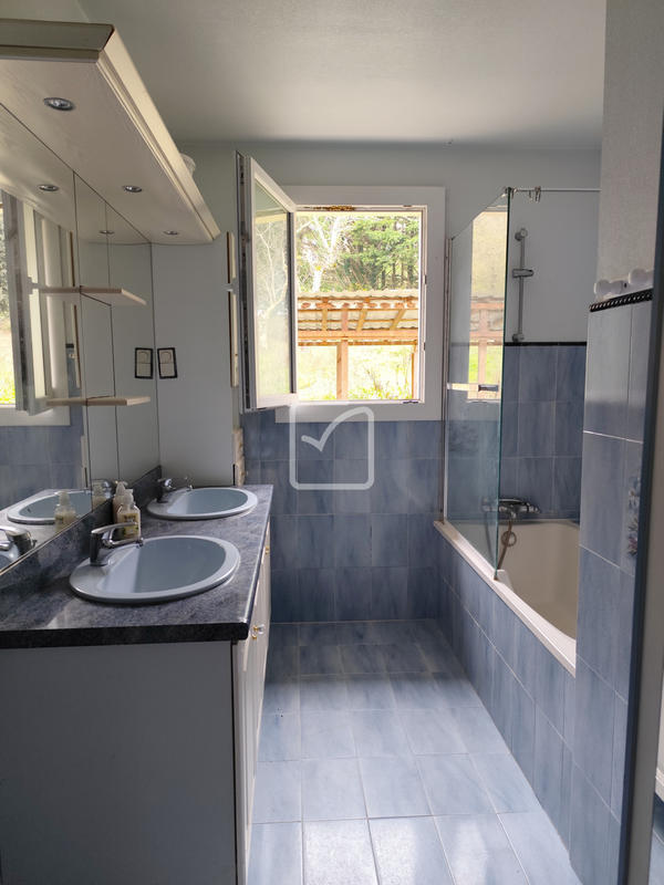 Maison - 93 m² - 5 pièces