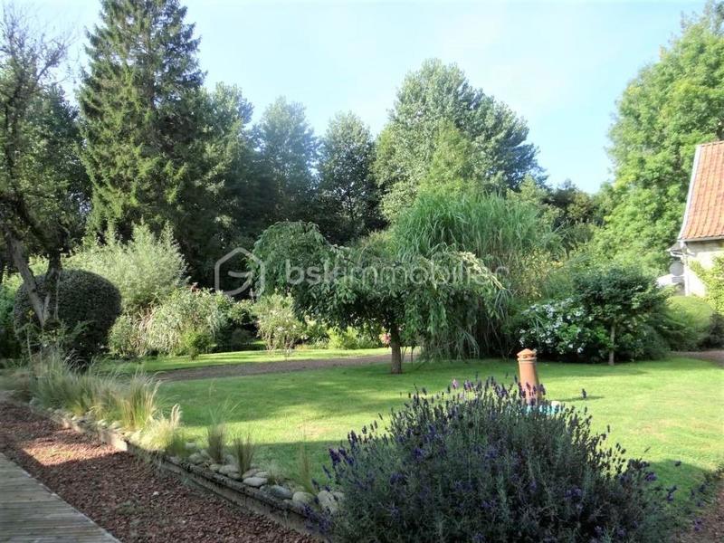 Propriété - 185 m² - 8 pièces