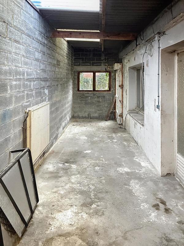 Local commercial - 161 m² - 5 pièces