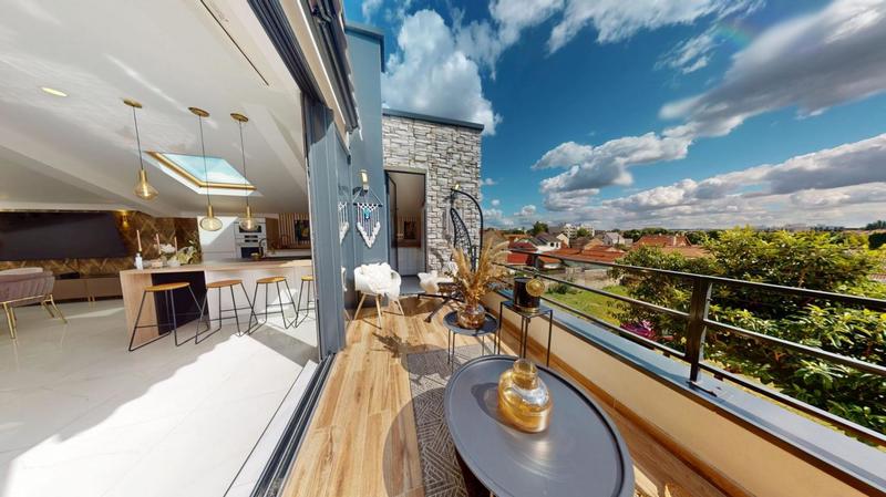 Maison - 291 m² - 9 pièces