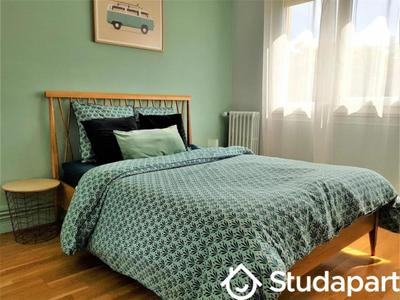 Chambre - 10 m² - 1 pièce