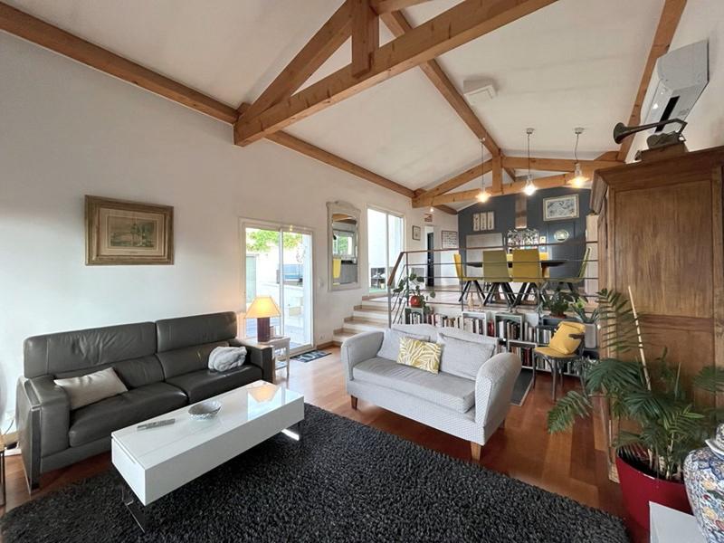 Maison - 180 m² - 6 pièces