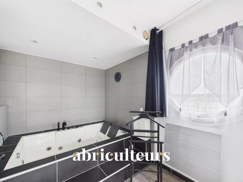 Duplex - 162 m² - 6 pièces