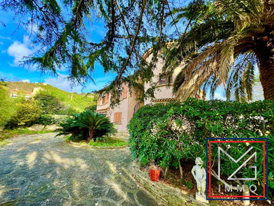 Villa - 200 m² - 10 pièces