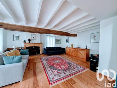 Maison - 210 m² - 6 pièces