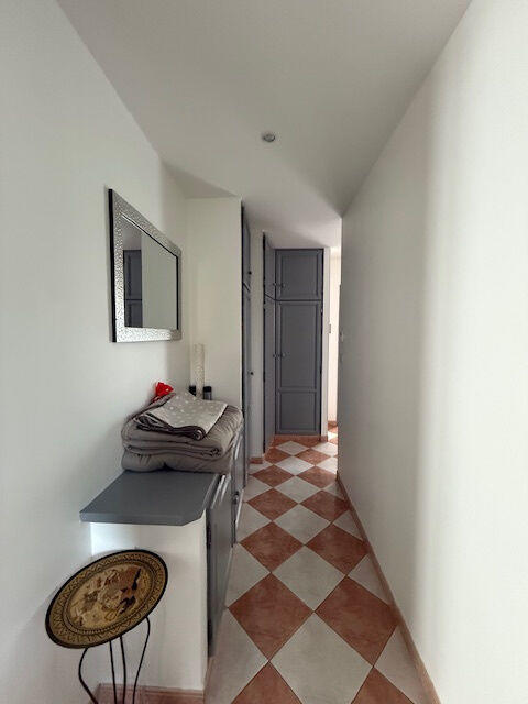 Maison - 218 m² - 8 pièces