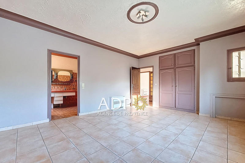 Propriété - 180 m² - 6 pièces