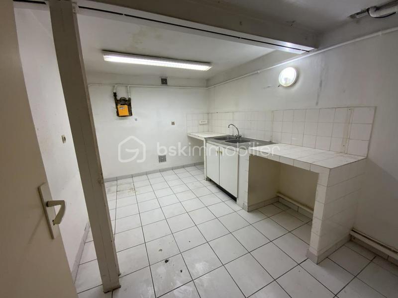 Local commercial - 149 m² - 7 pièces