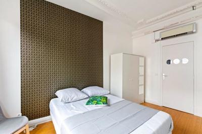 Chambre - 12 m² - 11 pièces