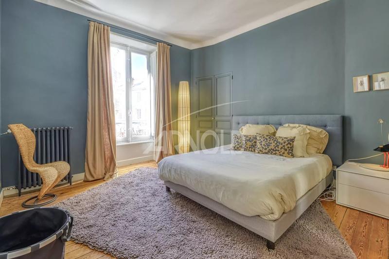 Maison - 173 m² - 9 pièces