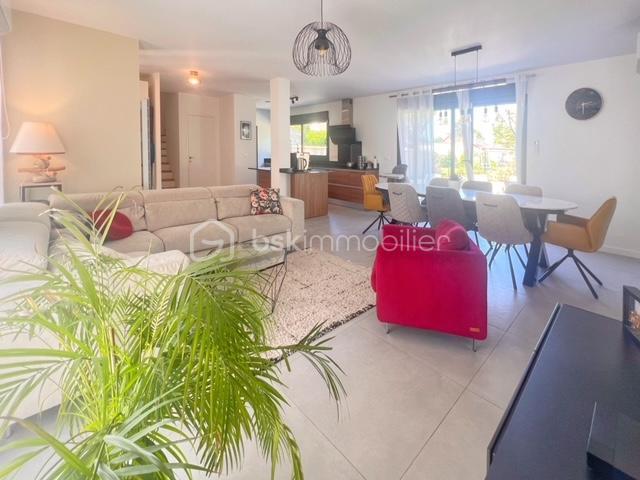 Maison - 160 m² - 7 pièces