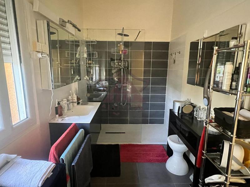 Propriété - 212 m² - 10 pièces