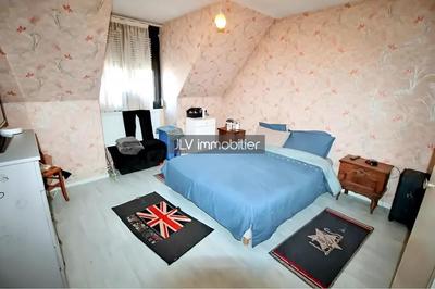 Maison - 98 m² - 6 pièces