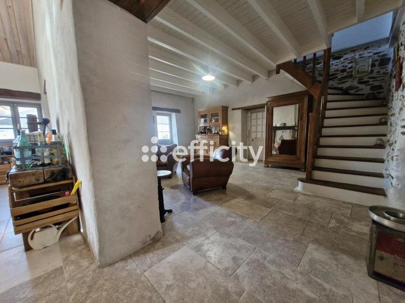 Maison en pierre - 173 m² - 6 pièces