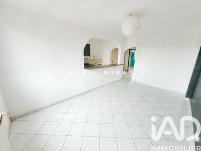 Appartement - 64 m² - 4 pièces