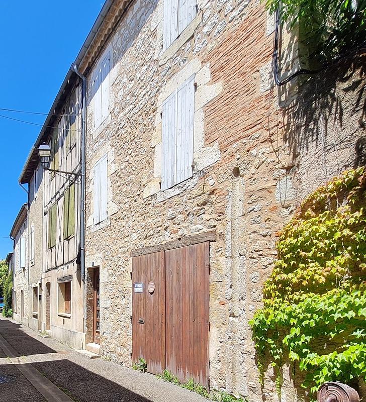 Maison - 216 m² - 9 pièces