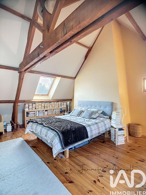 Maison - 210 m² - 6 pièces